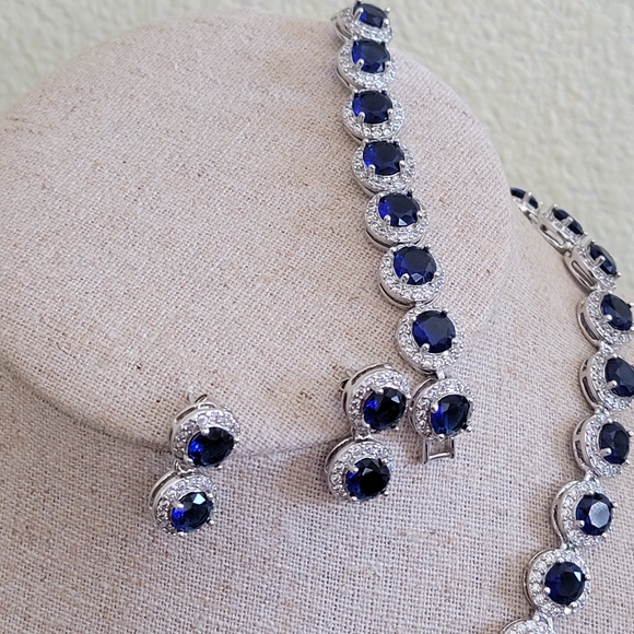 Vintage Beautiful Jewelry Set Necklace Is 18" Bracelet 7" - Picture 4 of 15